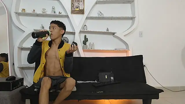 Snapshot of BEAUTY_BOYS1 chatting on November 2025 07:09:01 AM BEAUTY BOYS1 online show from November 2025 07:09:01 AM