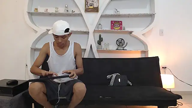 Snapshot of BEAUTY_BOYS1 chatting on November 2025 07:08:01 AM BEAUTY BOYS1 online show from November 2025 07:08:01 AM