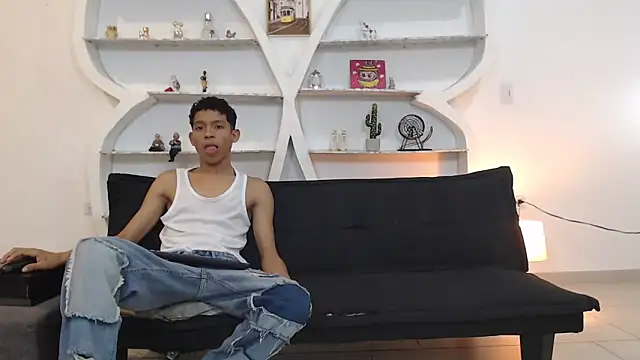 Snapshot of BEAUTY_BOYS1 chatting on November 2025 07:30:02 AM BEAUTY BOYS1 online show from November 2025 07:30:02 AM