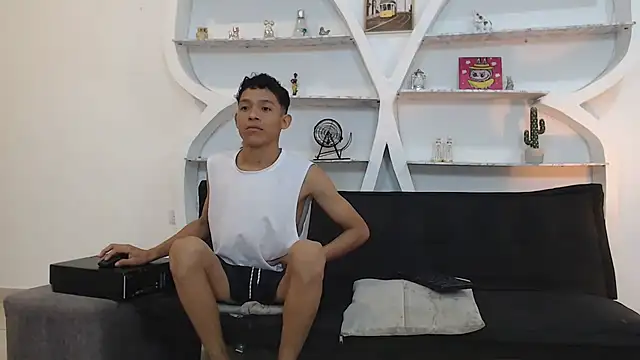 Snapshot of BEAUTY_BOYS1 chatting on November 2025 07:31:02 AM BEAUTY BOYS1 online show from November 2025 07:31:02 AM