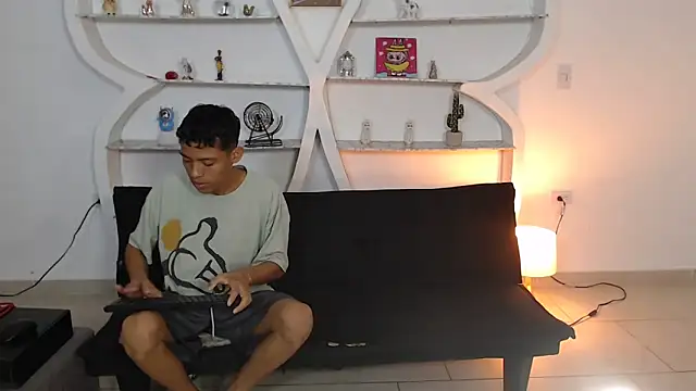 Snapshot of BEAUTY_BOYS1 chatting on November 2025 07:11:02 AM BEAUTY BOYS1 online show from November 2025 07:11:02 AM