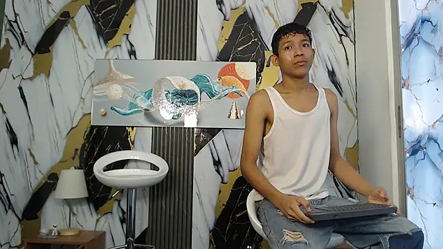 Snapshot of BEAUTY_BOYS1 chatting on February 2026 07:12:02 PM BEAUTY BOYS1 online show from February 2026 07:12:02 PM