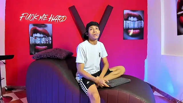 BEAUTY BOYS1 online show from March 2026 07:07:01 PM