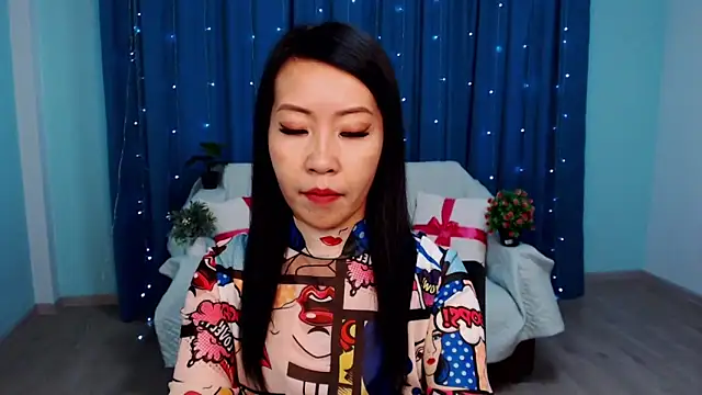 Snapshot of LiaPak chatting on October 2025 01:01:02 AM LiaPak online show from October 2025 01:01:02 AM