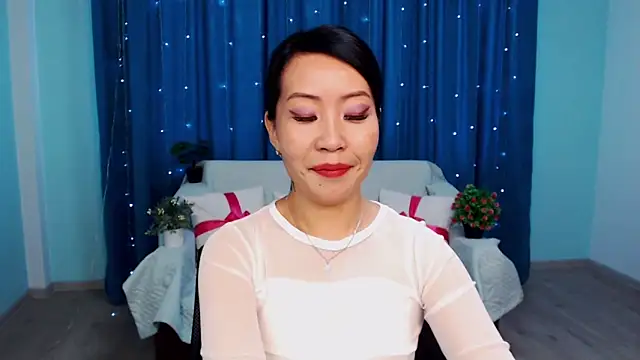 Snapshot of LiaPak chatting on October 2025 01:06:02 AM LiaPak online show from October 2025 01:06:02 AM