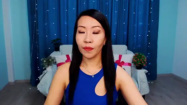 Snapshot of LiaPak chatting on October 2025 12:58:01 AM LiaPak online show from October 2025 12:58:01 AM