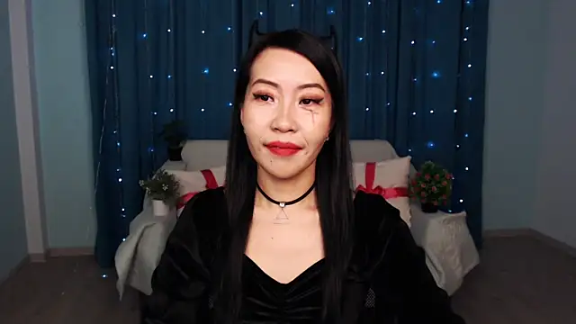 Snapshot of LiaPak chatting on October 2025 01:06:02 AM LiaPak online show from October 2025 01:06:02 AM