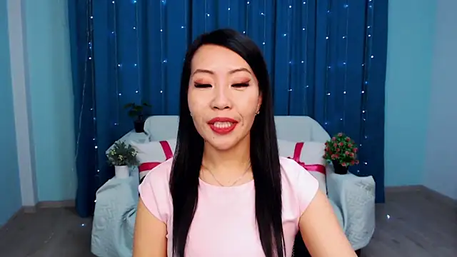 Snapshot of LiaPak chatting on November 2025 01:05:02 AM LiaPak online show from November 2025 01:05:02 AM