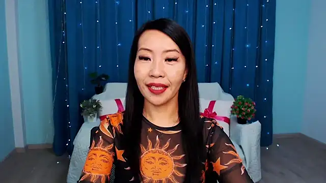 Snapshot of LiaPak chatting on November 2025 01:06:02 AM LiaPak online show from November 2025 01:06:02 AM