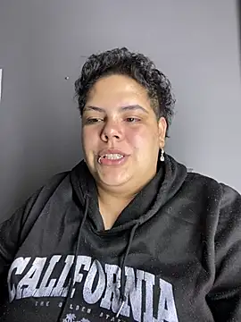 Snapshot of Hailey_Curvy chatting on August 2026 11:53:01 PM Hailey Curvy online show from August 2026 11:53:01 PM
