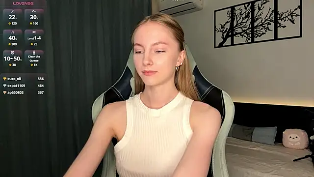 BrightAnnie online show from November 2025 04:07:02 PM