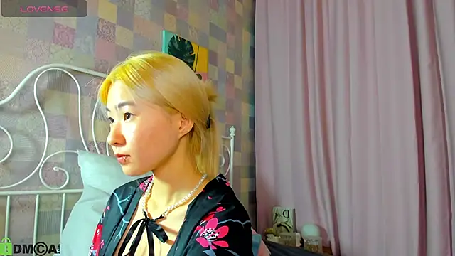 Aisi 18 online show from September 2025 03:32:02 AM