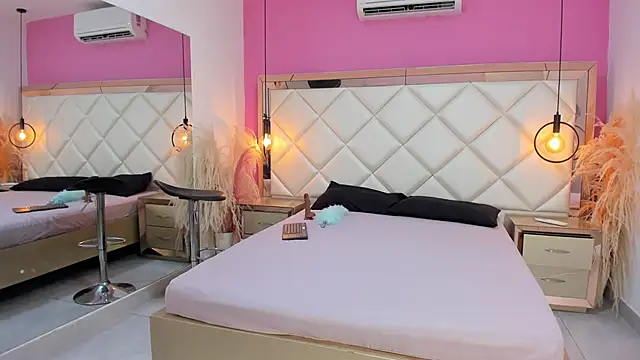 LiamHeat online show from September 2025 04:34:02 AM