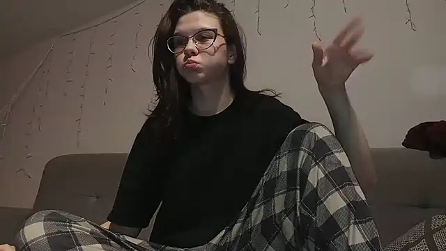 LaVostraDorothy online show from April 2026 08:32:01 PM