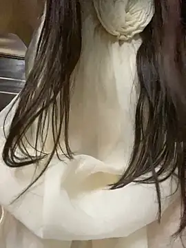 Leyleisanmay online show from October 2025 05:24:02 PM