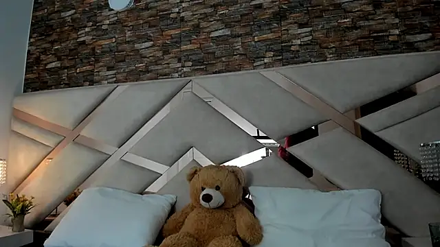 Valery Brand online show from October 2025 12:13:02 PM