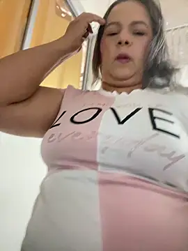 Snapshot of Lucy_Milf_474 chatting on June 2026 12:04:02 PM Lucy Milf 474 online show from June 2026 12:04:02 PM