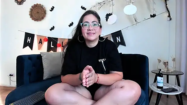 alissonbronw     online show from October 2025 07:58:02 PM