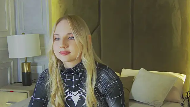 Sky Cutie online show from April 2026 06:19:01 AM