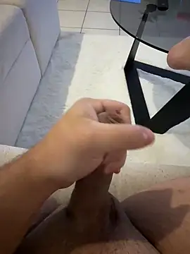 Snapshot of julienCr7 chatting on February 2026 07:56:02 PM julienCr7 online show from February 2026 07:56:02 PM