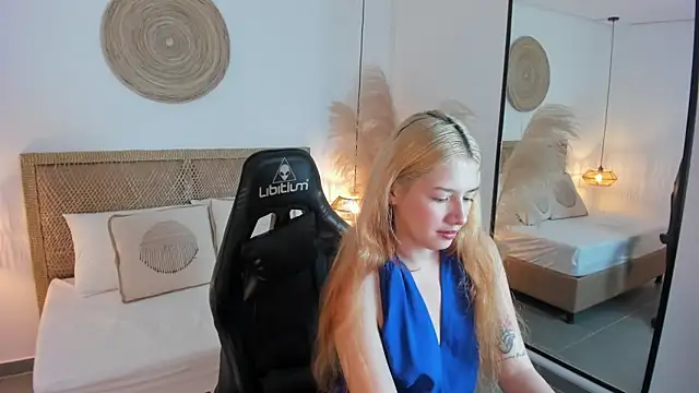 daniand  online show from September 2025 11:59:01 AM