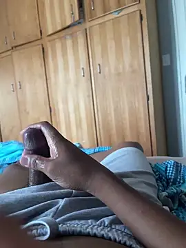 Snapshot of CreamyOff45 chatting on December 2025 06:39:02 AM CreamyOff45 online show from December 2025 06:39:02 AM