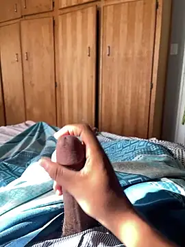 Snapshot of CreamyOff45 chatting on February 2026 06:09:01 AM CreamyOff45 online show from February 2026 06:09:01 AM