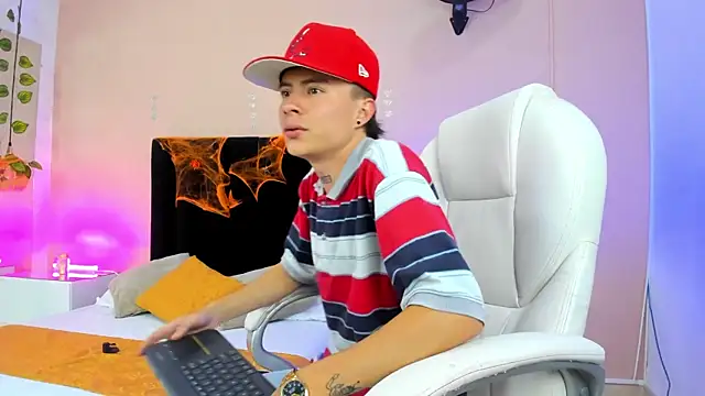 Nascary Fox online show from October 2025 07:53:01 PM