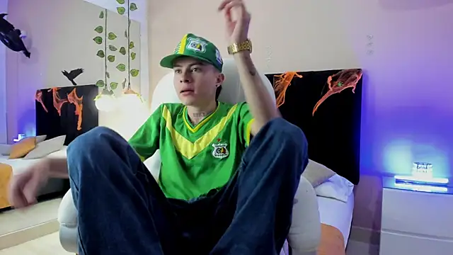 Nascary Fox online show from October 2025 08:31:01 PM