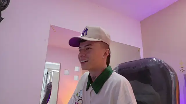 Nascary Fox online show from November 2025 02:43:02 PM