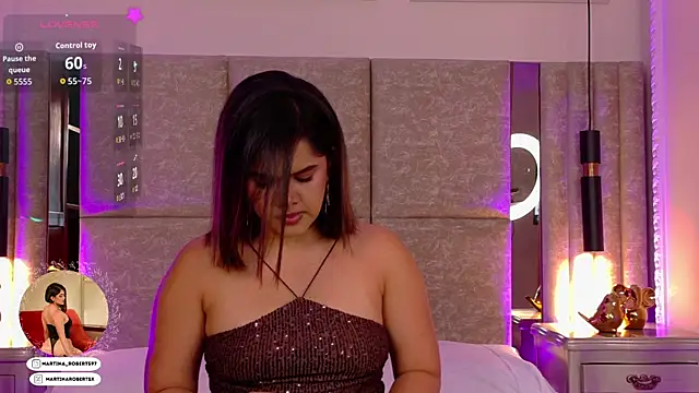 Martina-Roberts- online show from September 2025 03:33:02 AM