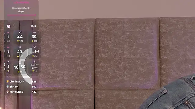 Martina-Roberts- online show from November 2025 03:52:02 AM