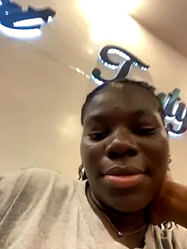 CBonita online show from September 2025 05:57:02 PM