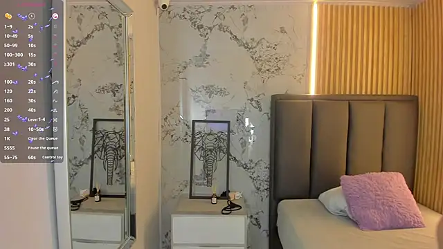 SOPHIEMEYER online show from September 2025 12:42:02 PM