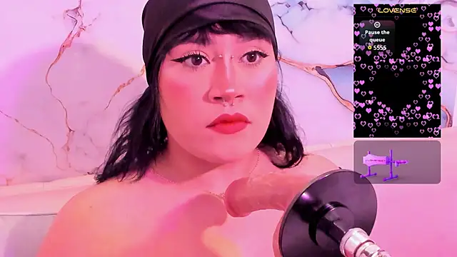 mia yeager online show from October 2025 08:53:02 PM