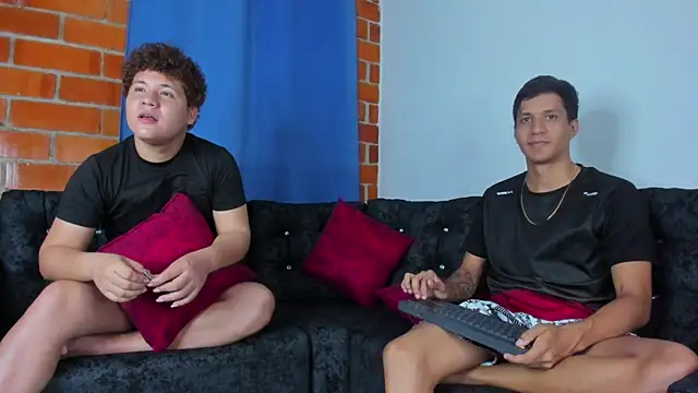 Robertmiller21 online show from November 2025 10:54:01 PM