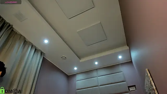 Adeline Perle online show from October 2025 01:06:01 AM