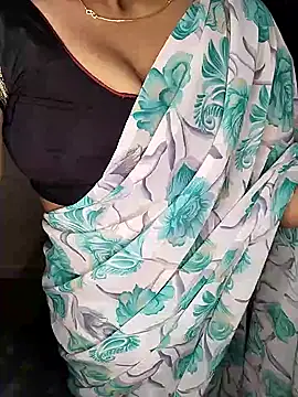 Savita2310 online show from November 2025 05:56:01 PM