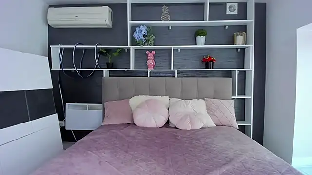 Snapshot of SabrinaSharm chatting on September 2025 12:08:02 PM SabrinaSharm online show from September 2025 12:08:02 PM