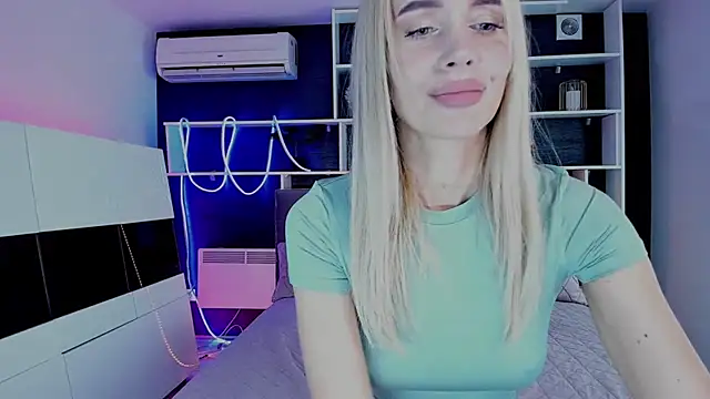 Snapshot of SabrinaSharm chatting on October 2025 11:57:02 AM SabrinaSharm online show from October 2025 11:57:02 AM