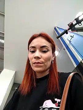 dulcelatin21 online show from October 2025 07:45:01 PM