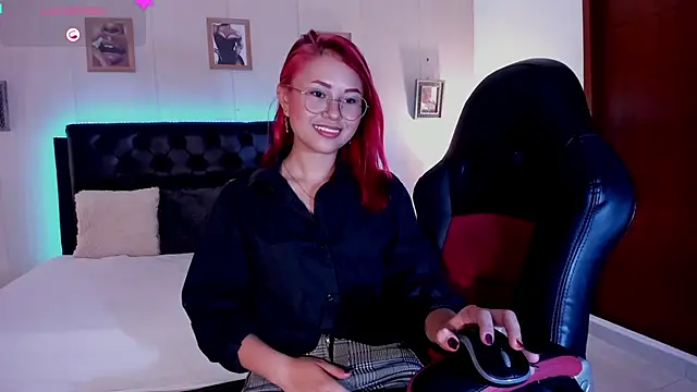 Snapshot of MAYASMITH__ chatting on July 2026 05:44:01 AM MAYASMITH online show from July 2026 05:44:01 AM