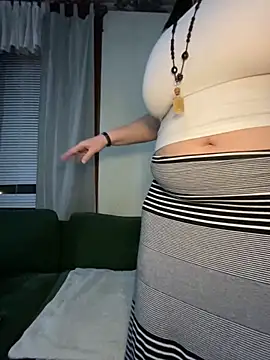 voorheesgirl online show from November 2025 03:17:01 AM