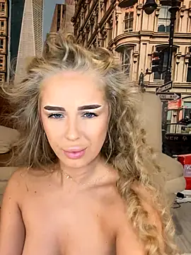 AubrieleRouj1 online show from September 2025 03:23:01 PM