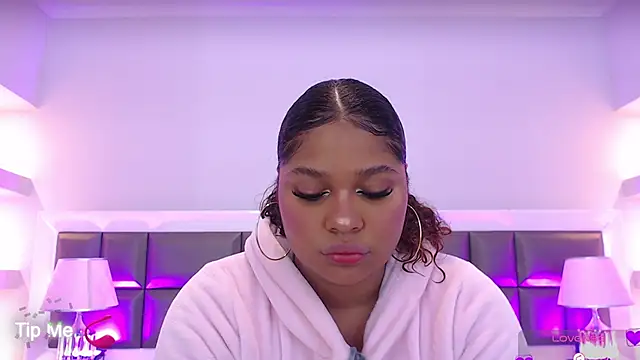 LennaEvans online show from September 2025 12:17:02 PM