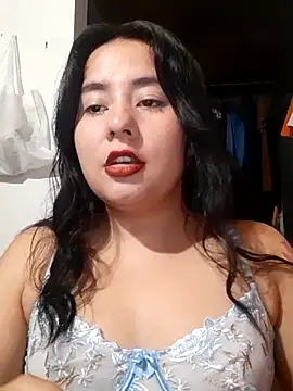 Snapshot of Yuli-27 chatting on February 2026 05:01:02 AM Yuli-27 online show from February 2026 05:01:02 AM