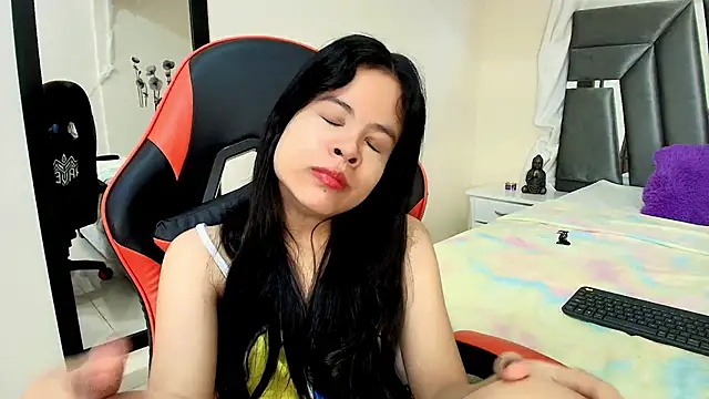 MiniLove 01 online show from April 2026 12:19:02 PM