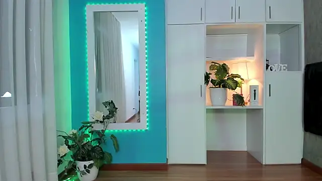 MilenaCrown online show from February 2026 08:56:02 PM