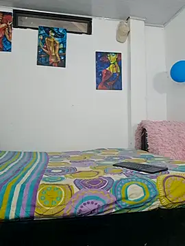 zoe stp latina online show from November 2025 06:19:02 PM