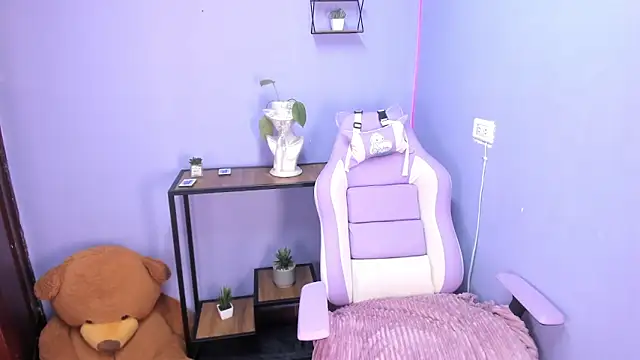 celeste contreras online show from October 2025 05:43:02 PM